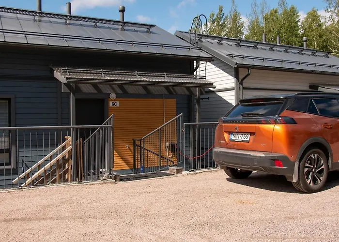 Talo Saunalla Ja Saehkoeauton Oma Type2 Latauspiste
